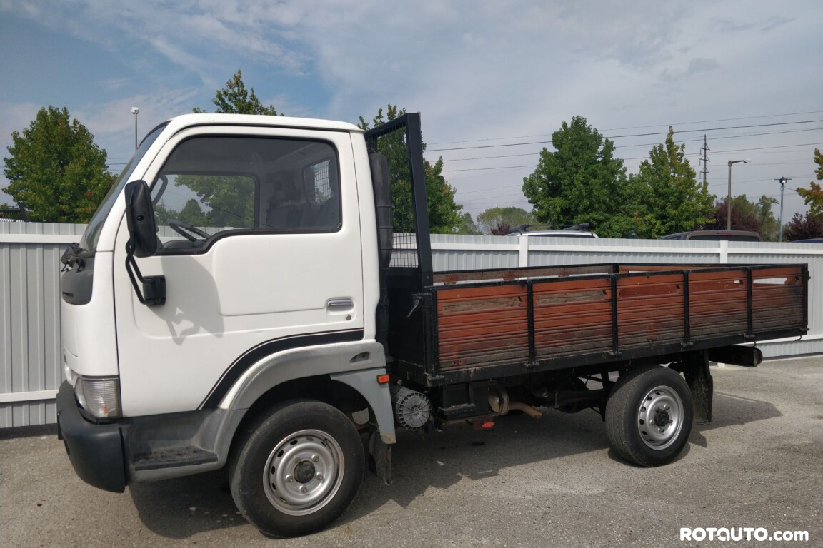 Nissan Cabstar de 2002 Usado à venda em Rotauto