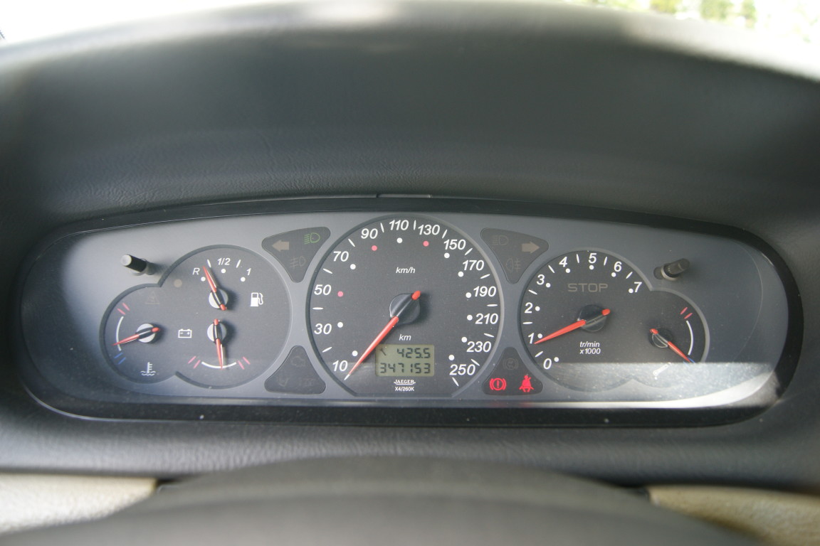 Carro_Usado_Citroen_C5_2003_1997_Diesel_12.jpg