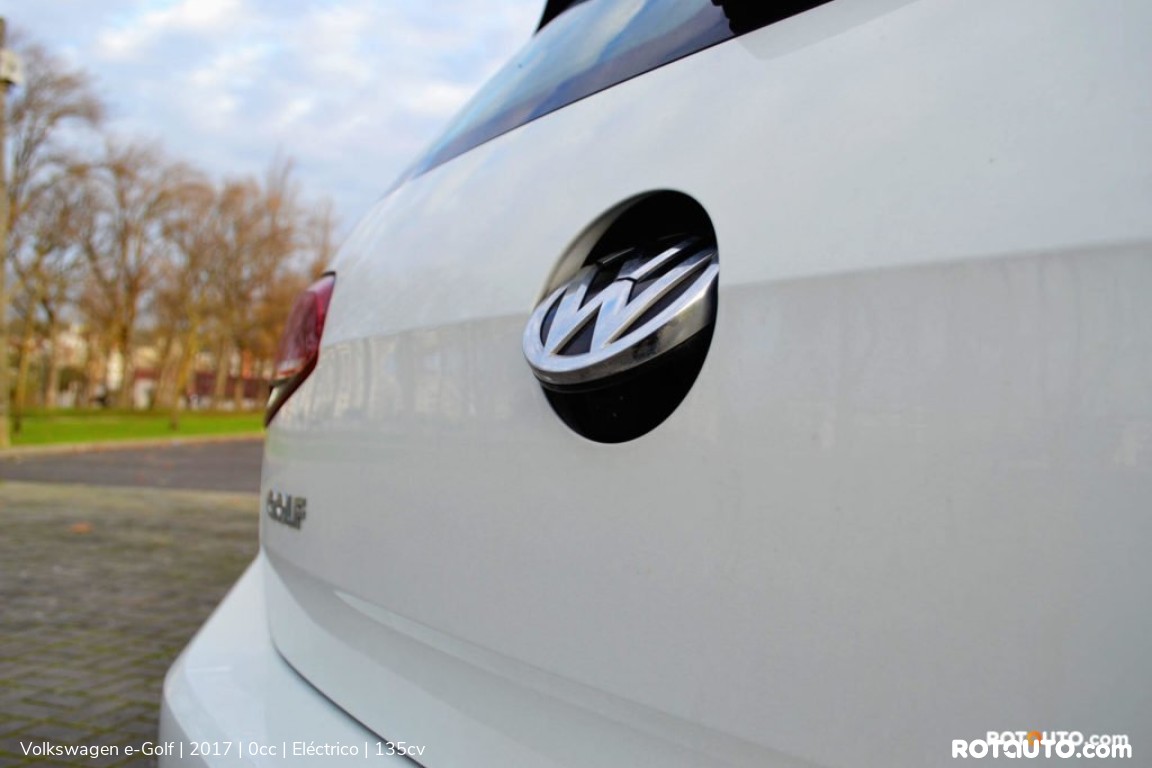 Carro_Usado_Volkswagen_e-Golf_2017_0_Electrico_37_high.jpg