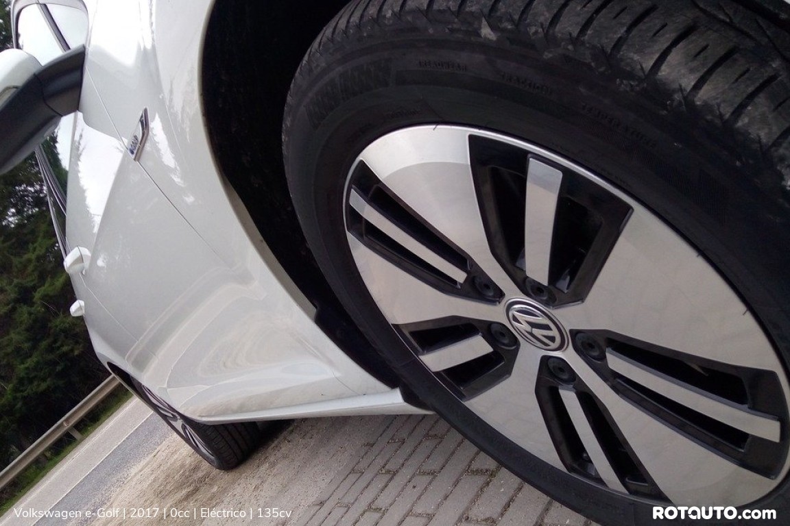 Carro_Usado_Volkswagen_e-Golf_2017_0_Electrico_exterior_2_high.jpg