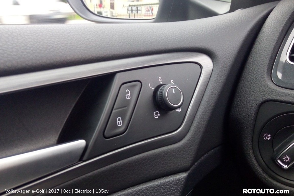 Carro_Usado_Volkswagen_e-Golf_2017_0_Electrico_interior_12_high.jpg
