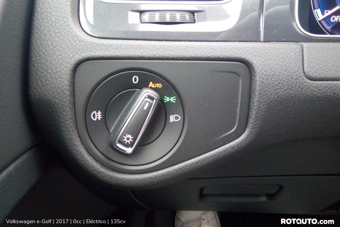 Carro_Usado_Volkswagen_e-Golf_2017_0_Electrico_interior_13_high.jpg