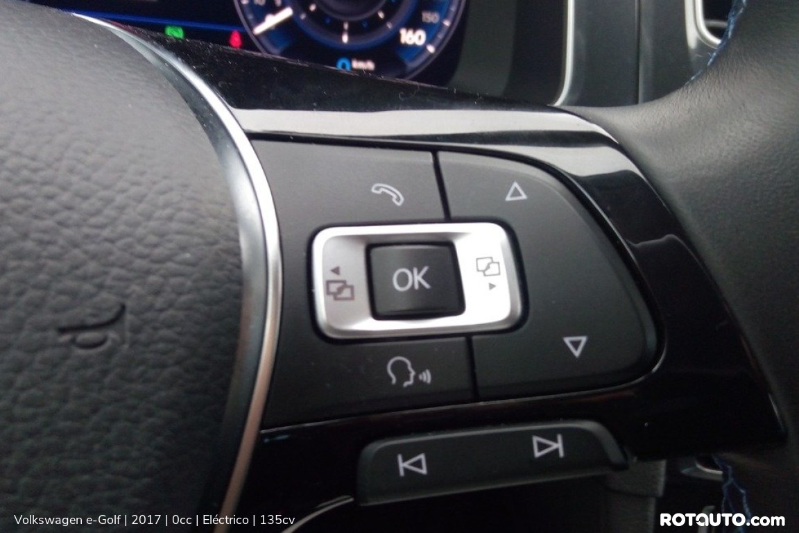 Carro_Usado_Volkswagen_e-Golf_2017_0_Electrico_interior_3_high.jpg