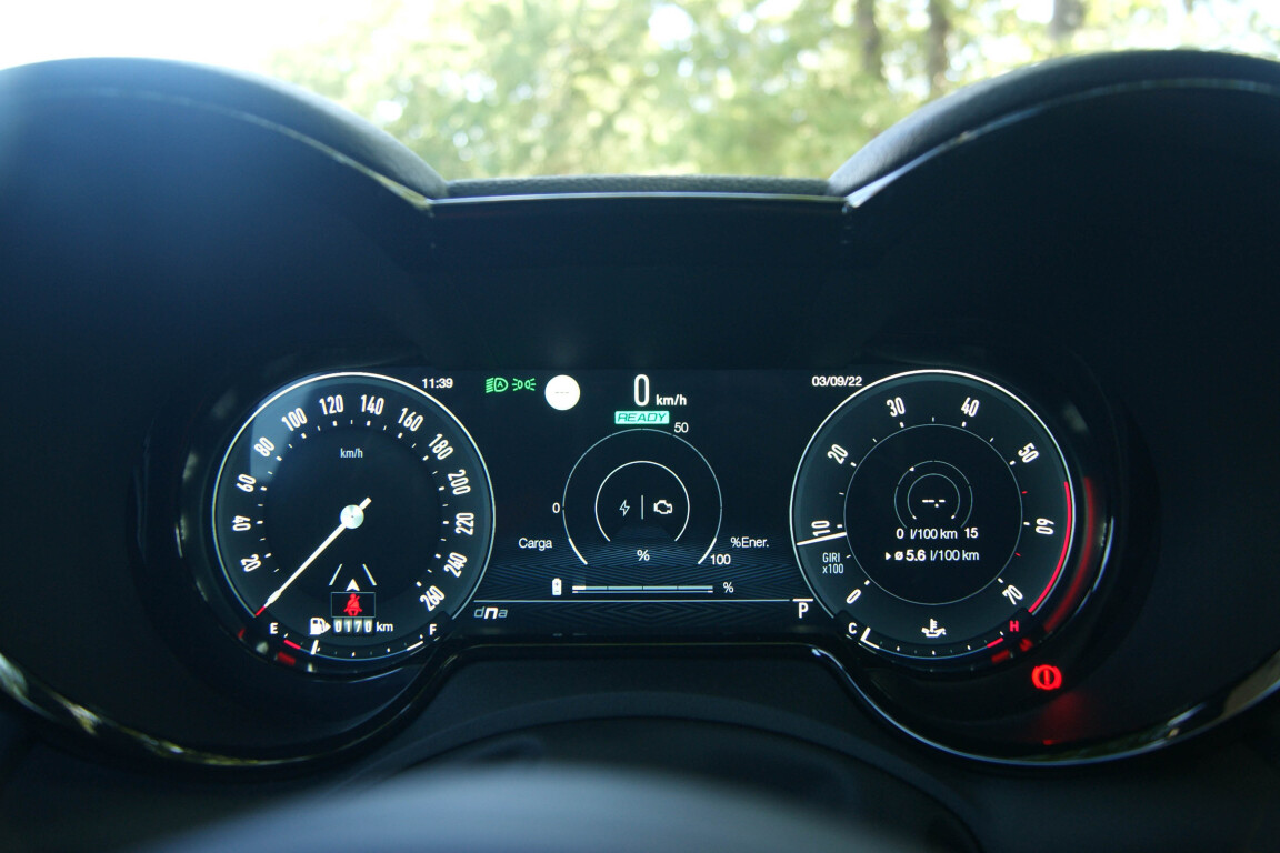 Carro_Novo_Alfa_Romeo_Tonale_2022_1469_Hibrido_-_Gasolina_20.jpg