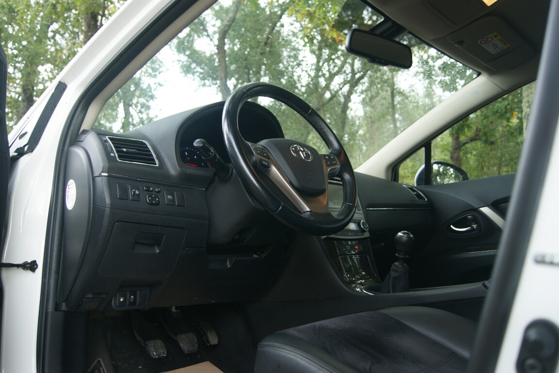 Carro_Usado_Toyota_Avensis_2013_1998_Diesel_13.jpg