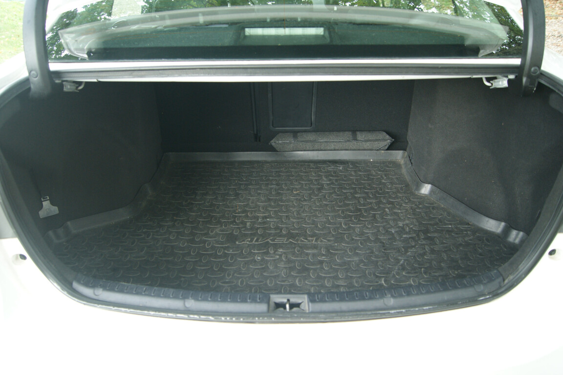 Carro_Usado_Toyota_Avensis_2013_1998_Diesel_24.jpg
