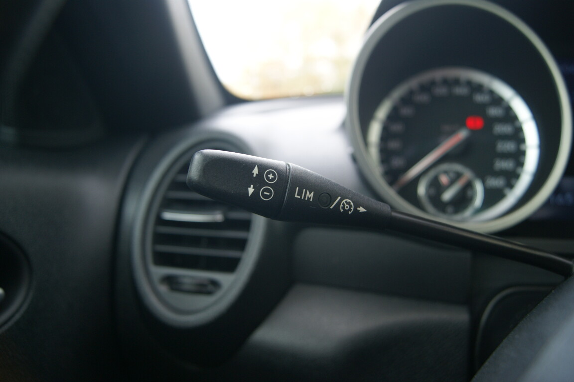 Carro_Usado_Mercedes-Benz_SLK_200_2009_1796_Gasolina_19.jpg