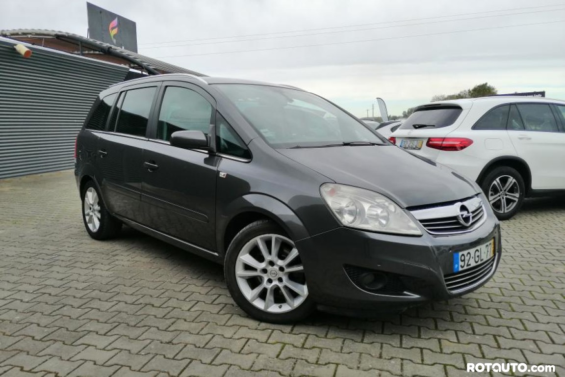 Opel zafira 2008 год