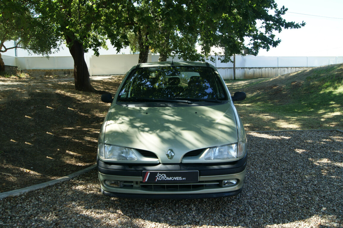 Carro_Usado_Renault_Scenic_1999_1390_Gasolina_3.jpg