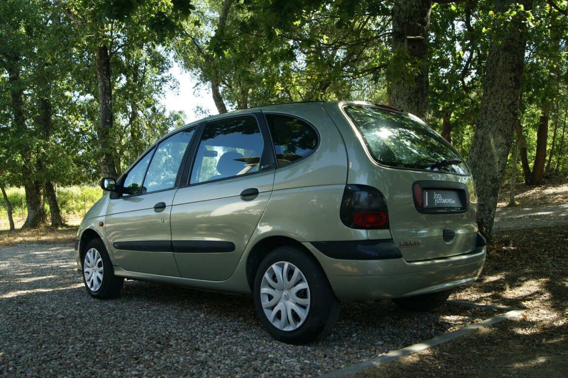 Carro_Usado_Renault_Scenic_1999_1390_Gasolina_6.jpg