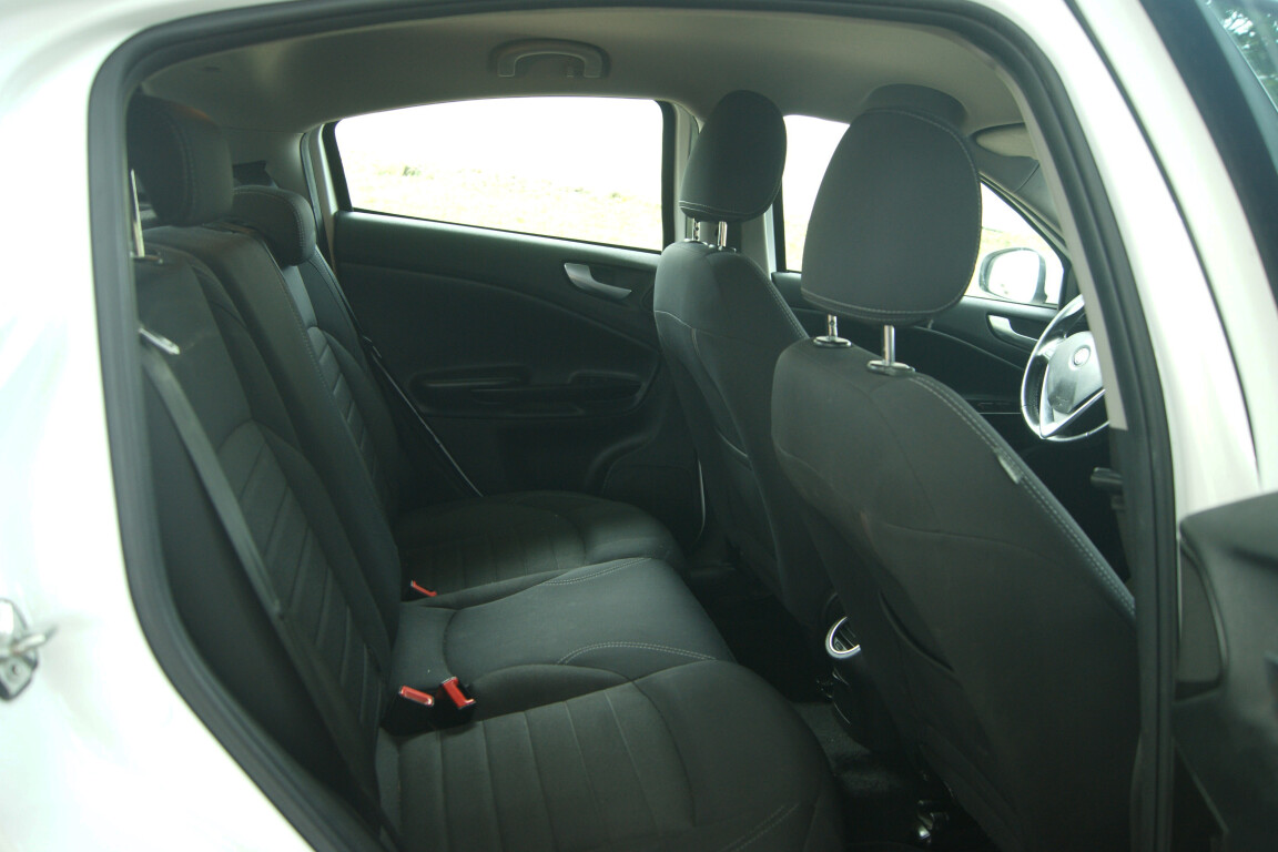 Carro_Usado_Alfa_Romeo_Giulietta_2016_1598_Diesel_23.jpg